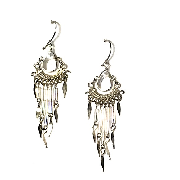 Jewelry - ☀️Clear gem and cylinder beads dangle earrings